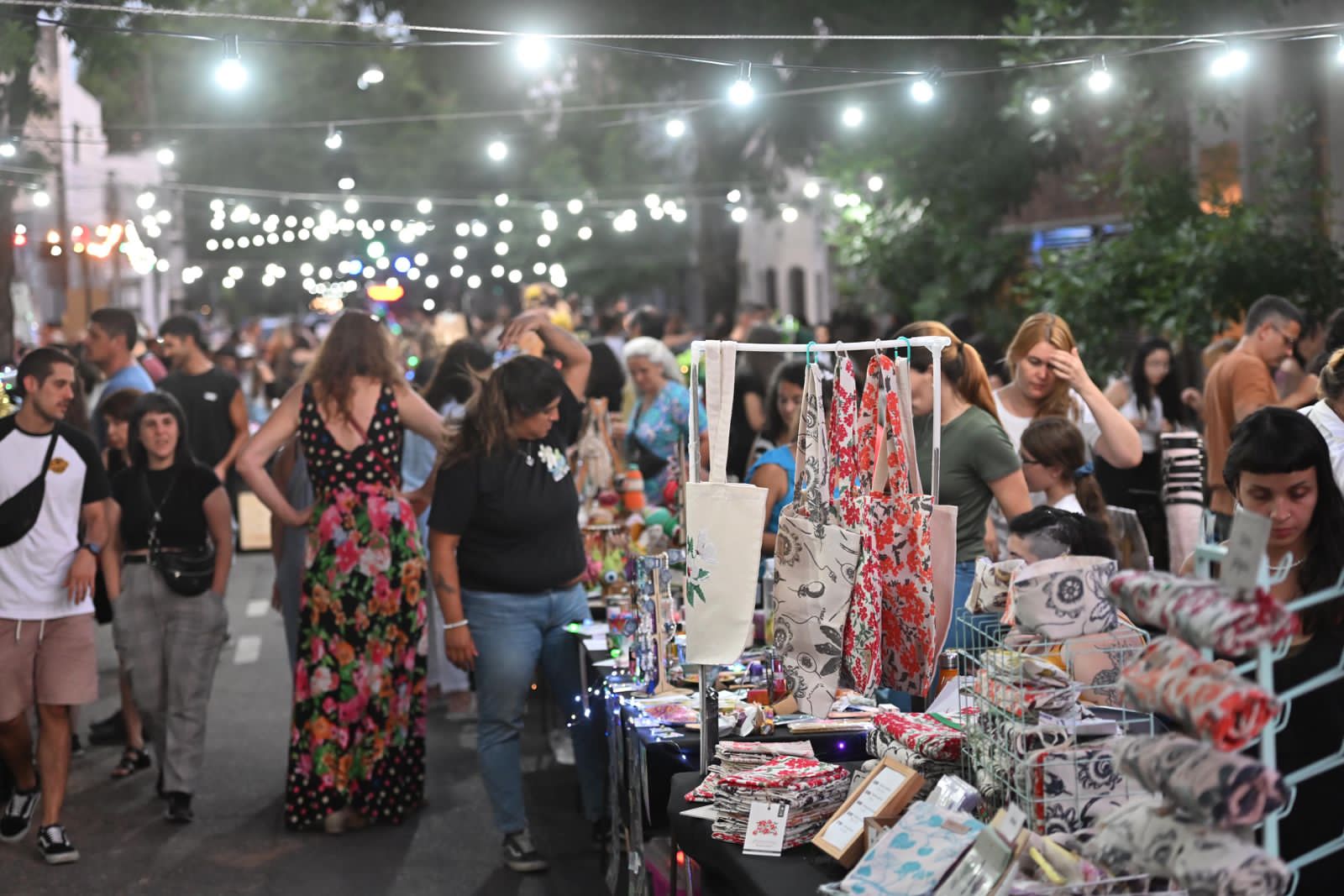 Cómo será el gran Mercadito Navideño a minutos de Funes: diseño, emprendimientos, gastronomía y shows 